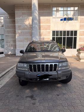 Photo 2 of 13 of 2002 Jeep Grand Cherokee Laredo